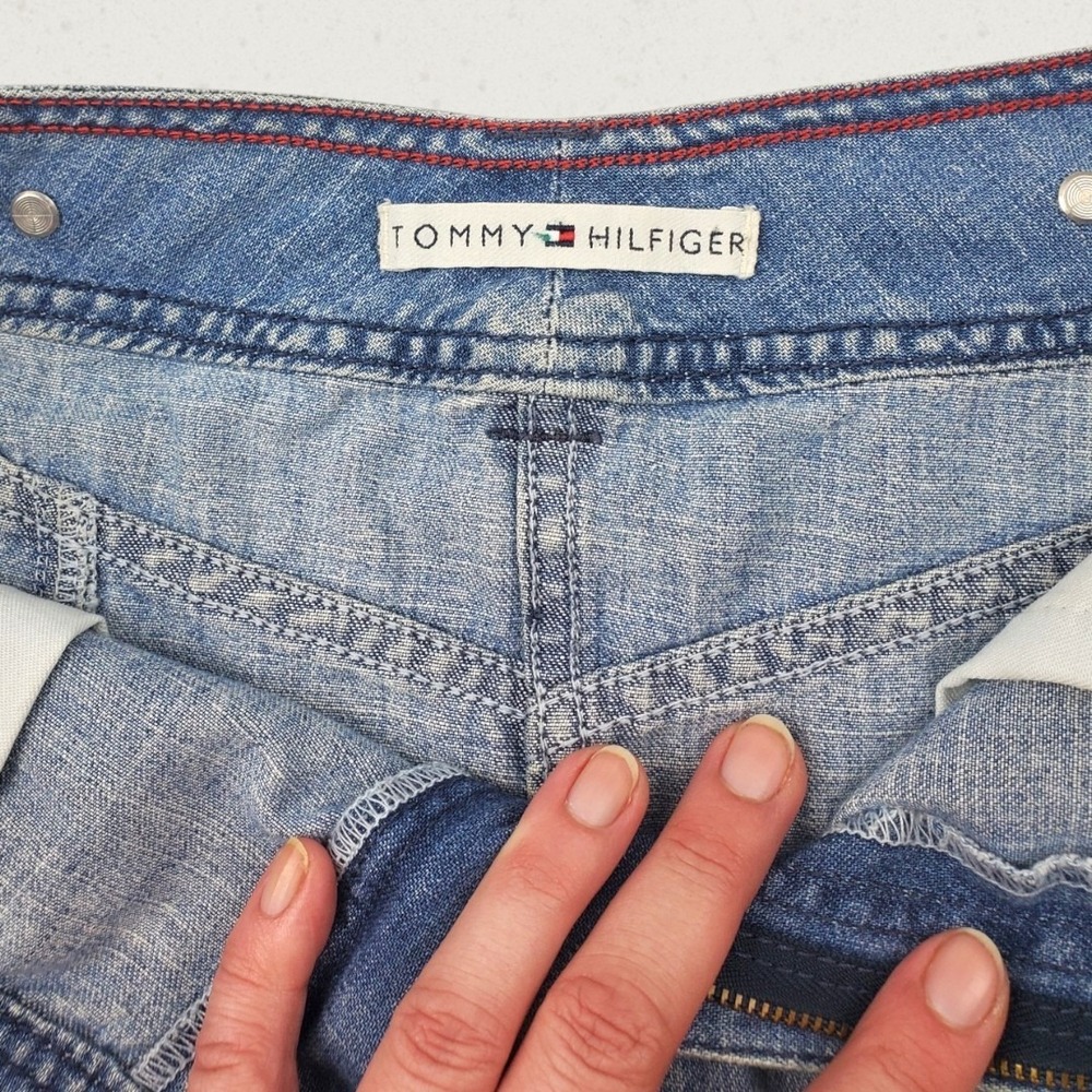 Tommy Hilfiger Womens Denim Mini Skirt Light Wash Blue Y2K Pleated Back Size 8 - Picture 6 of 8